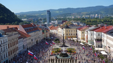 82. výročie SNP v Banskej Bystrici: pietny akt, vojenská prísaha a bohatý program pre rodiny